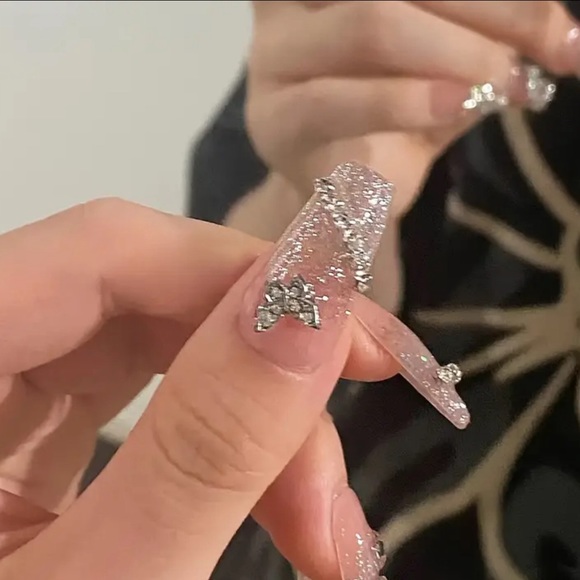 24 pc Medium Coffin Glossy Ballerina French Acrylic Nails with 3D Rhinestones - Picture 3 of 8